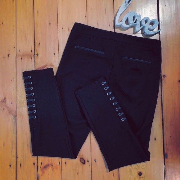 SALE! 🎆 PAIGE “Tulia” Black Ponte LACE-UP pant! - Picture 3 of 8